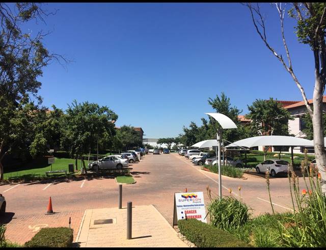 389M² OFFICE TO LET IN GREENSTONE HILL